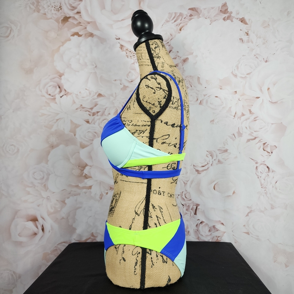 Green and Blue Colorblock Push-Up Cheeky Bikini Set - Picture 3 of 16